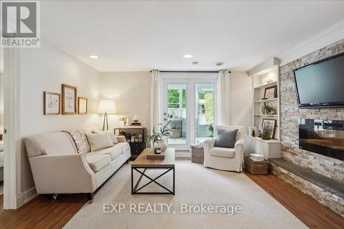 70 Country Club Drive, Hamilton, ON - Indoor Photo Showing Living Room With Fireplace