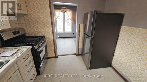 3376 Cattell Drive, Niagara Falls, ON - Indoor Photo Showing Kitchen