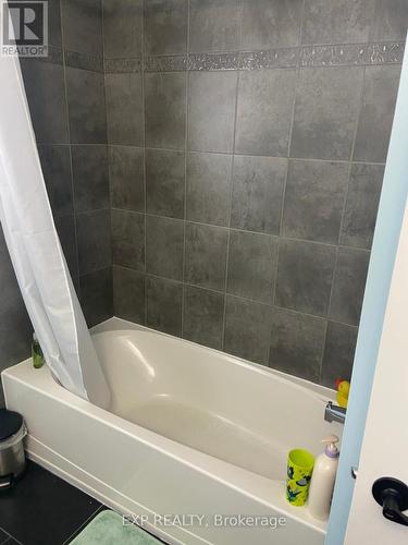 960 Bianca Court, Kitchener, ON - Indoor Photo Showing Bathroom