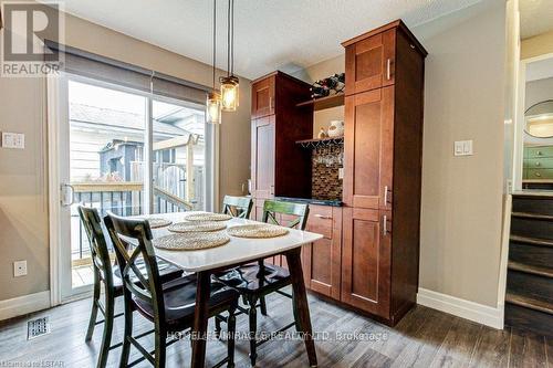 116 Poplar Court, London, ON - Indoor Photo Showing Dining Room