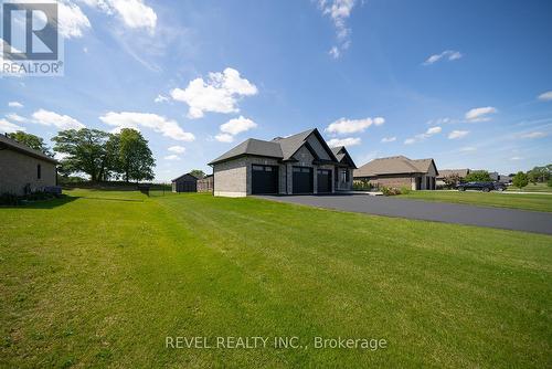 21 Tedley Boulevard, Brantford, ON - Outdoor