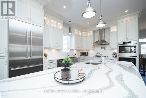 21 Tedley Boulevard, Brantford, ON - Indoor Photo Showing Kitchen With Upgraded Kitchen