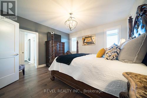 21 Tedley Boulevard, Brantford, ON - Indoor Photo Showing Bedroom