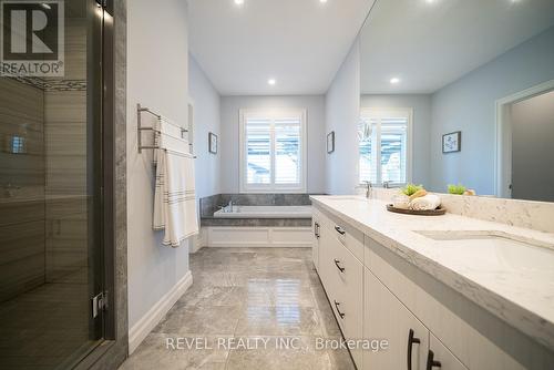 21 Tedley Boulevard, Brantford, ON - Indoor Photo Showing Bathroom