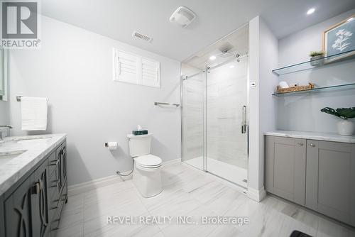 21 Tedley Boulevard, Brantford, ON - Indoor Photo Showing Bathroom