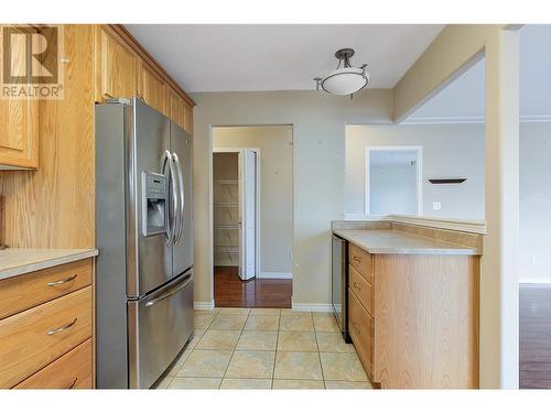 1967 Underhill Street Unit# 707, Kelowna, BC - Indoor Photo Showing Kitchen