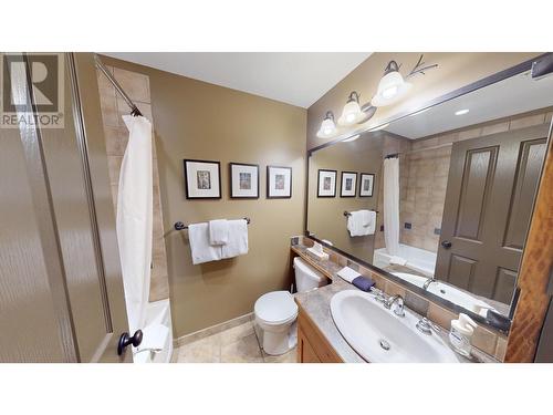 4559 Timberline  Crescent Unit# 612C, Fernie, BC - Indoor Photo Showing Bathroom