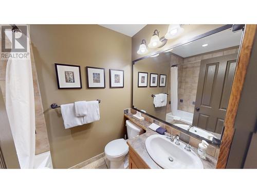 4559 Timberline  Crescent Unit# 612C, Fernie, BC - Indoor Photo Showing Bathroom