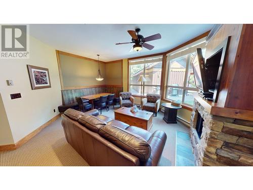 4559 Timberline  Crescent Unit# 612C, Fernie, BC - Indoor Photo Showing Living Room