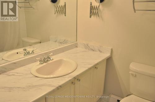 5 - 2056 Marine Drive, Oakville, ON - Indoor Photo Showing Bathroom