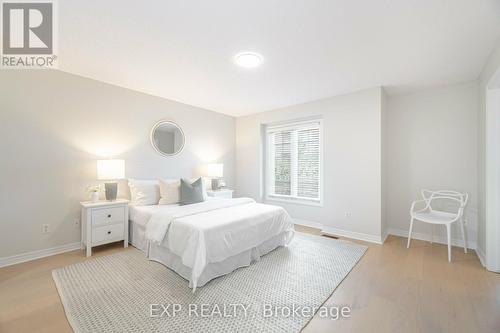 5064 Mercer Common, Burlington, ON - Indoor Photo Showing Bedroom