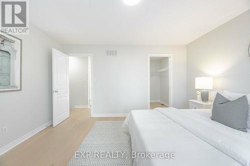 5064 Mercer Common, Burlington, ON - Indoor Photo Showing Bedroom