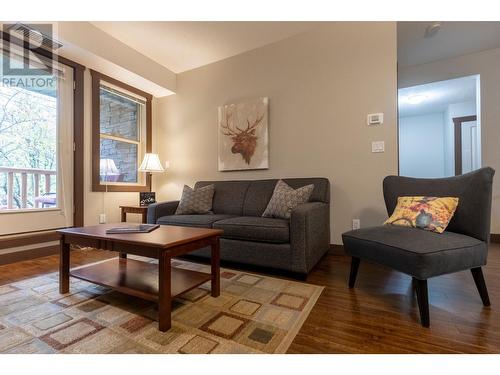 1500 Mcdonald  Avenue Unit# 122, Fernie, BC - Indoor Photo Showing Living Room