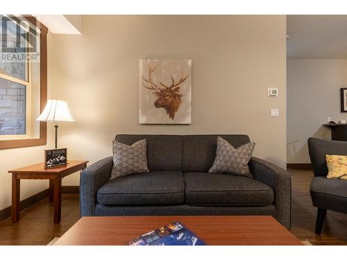 1500 Mcdonald  Avenue Unit# 122, Fernie, BC - Indoor Photo Showing Living Room