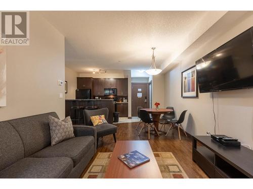 1500 Mcdonald  Avenue Unit# 122, Fernie, BC - Indoor Photo Showing Living Room