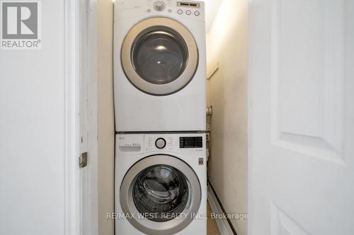 6 Dale Avenue, Toronto, ON - Indoor Photo Showing Laundry Room