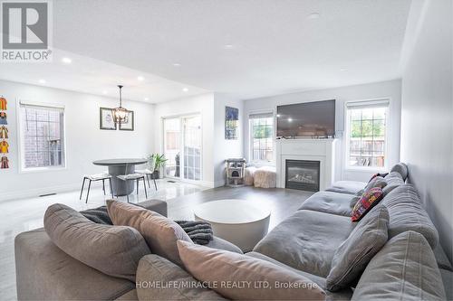 76 Jennings Drive N, Clarington, ON - Indoor Photo Showing Living Room With Fireplace