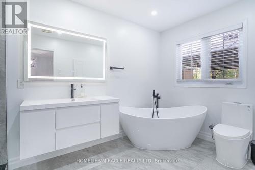 76 Jennings Drive N, Clarington, ON - Indoor Photo Showing Bathroom