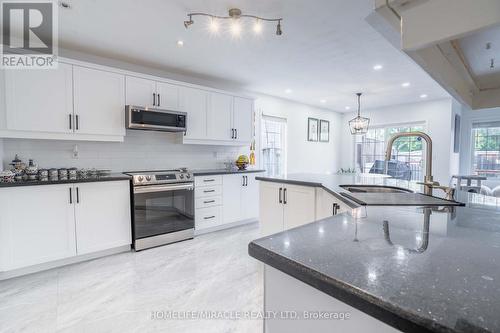 76 Jennings Drive N, Clarington, ON - Indoor Photo Showing Kitchen With Stainless Steel Kitchen With Upgraded Kitchen