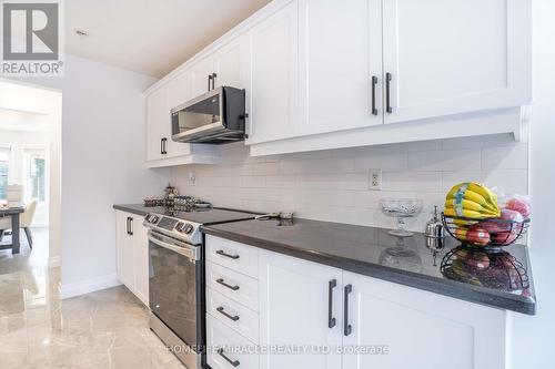 76 Jennings Drive N, Clarington, ON - Indoor Photo Showing Kitchen With Upgraded Kitchen