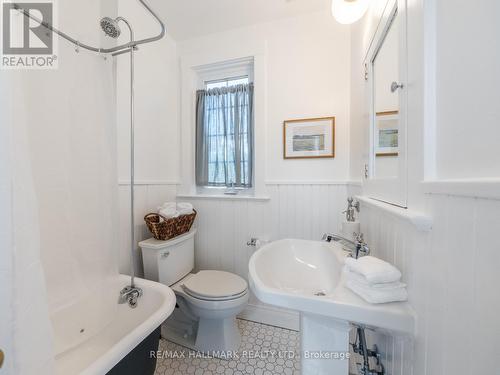 28 Juniper Avenue, Toronto, ON - Indoor Photo Showing Bathroom