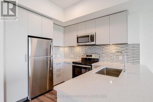 Ph05 - 101 Cathedral High Street, Markham, ON - Indoor Photo Showing Kitchen With Stainless Steel Kitchen With Upgraded Kitchen