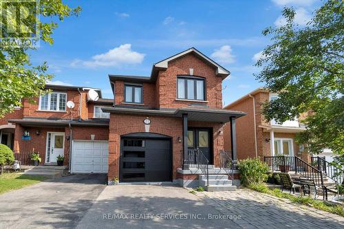 11 Wedgewood Place, Vaughan, ON - Outdoor With Facade