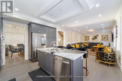 27 Balsdon Hollow, East Gwillimbury, ON - Indoor Photo Showing Kitchen With Stainless Steel Kitchen With Upgraded Kitchen