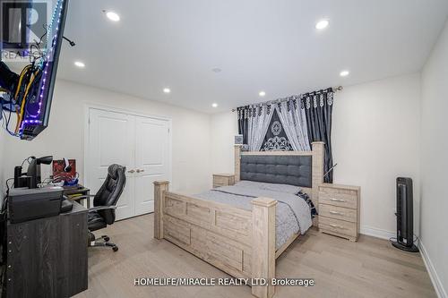 27 Balsdon Hollow, East Gwillimbury, ON - Indoor Photo Showing Bedroom