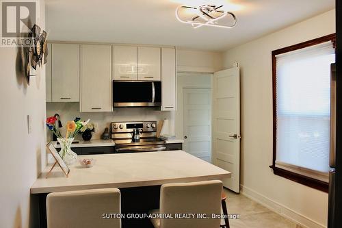 8 South Street W, Orillia, ON - Indoor Photo Showing Kitchen