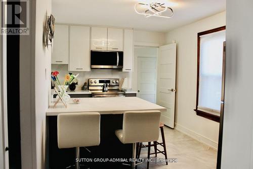 8 South Street W, Orillia, ON - Indoor Photo Showing Kitchen