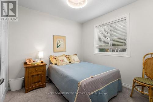 101 Market Street, Collingwood, ON - Indoor Photo Showing Bedroom