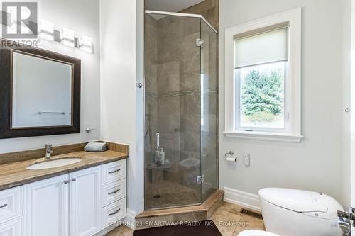 16045 Kennedy Road N, Caledon, ON - Indoor Photo Showing Bathroom