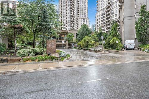 1223 - 3888 Duke Of York Boulevard, Mississauga, ON - Outdoor