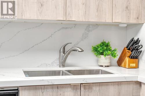 1223 - 3888 Duke Of York Boulevard, Mississauga, ON - Indoor Photo Showing Kitchen With Double Sink