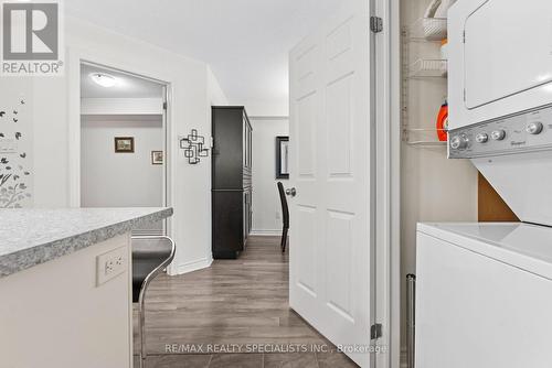 5-01 - 2420 Baronwood Drive, Oakville, ON - Indoor Photo Showing Laundry Room