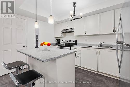 5-01 - 2420 Baronwood Drive, Oakville, ON - Indoor Photo Showing Kitchen With Double Sink