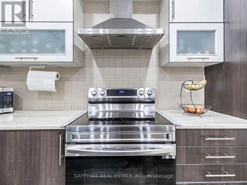 26 Francesco Street, Brampton, ON - Indoor Photo Showing Kitchen With Upgraded Kitchen