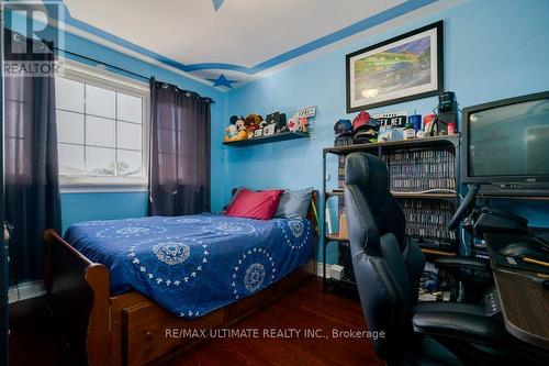 21 Dalrymple Drive, Toronto, ON - Indoor Photo Showing Bedroom