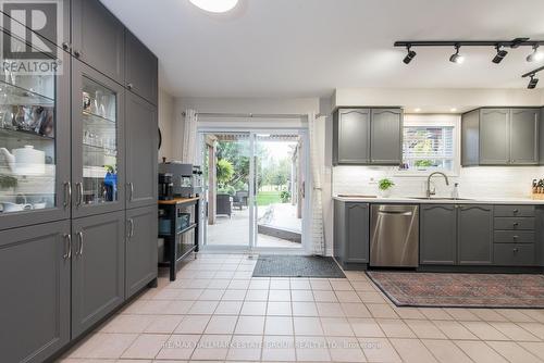 5 Cochrane Avenue, Brampton, ON - Indoor Photo Showing Kitchen