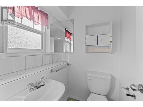 3485 Rosedale Avenue Unit# 6, Armstrong, BC - Indoor Photo Showing Bathroom