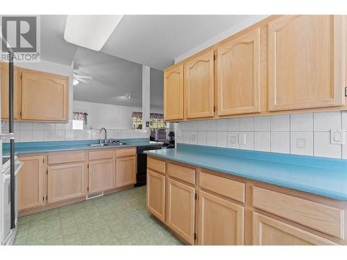 3485 Rosedale Avenue Unit# 6, Armstrong, BC - Indoor Photo Showing Kitchen With Double Sink