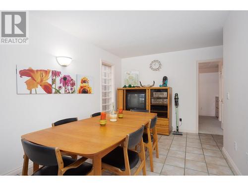 9611 Kilkenny Place, Fintry, BC - Indoor Photo Showing Dining Room