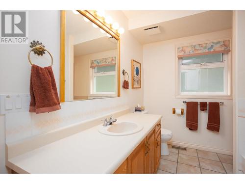 9611 Kilkenny Place, Fintry, BC - Indoor Photo Showing Bathroom