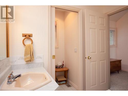 9611 Kilkenny Place, Fintry, BC - Indoor Photo Showing Bathroom