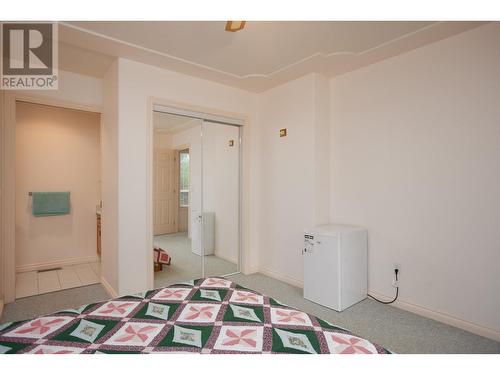 9611 Kilkenny Place, Fintry, BC - Indoor Photo Showing Bedroom