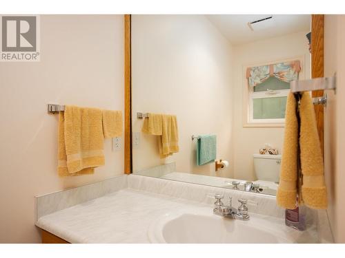 9611 Kilkenny Place, Fintry, BC - Indoor Photo Showing Bathroom