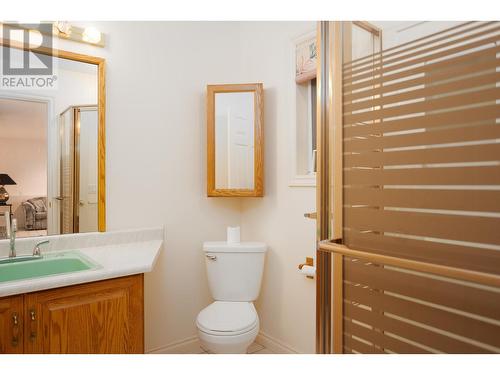 9611 Kilkenny Place, Fintry, BC - Indoor Photo Showing Bathroom