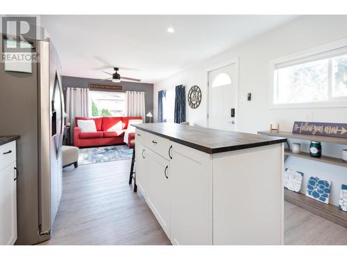 7011 Taft Drive, Prince George, BC - Indoor Photo Showing Kitchen