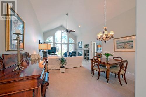 4020 Gallaghers Terrace, Kelowna, BC - Indoor Photo Showing Dining Room